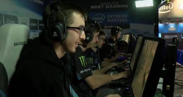 判赞叹不已 判赞叹不已