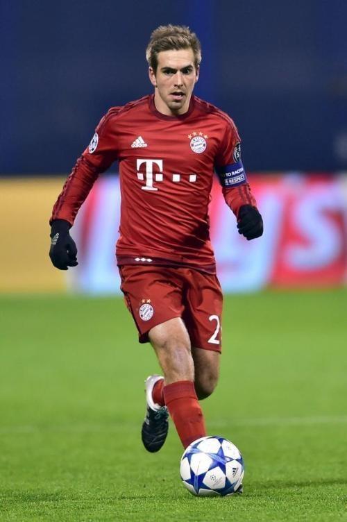 众屏息凝神 众屏息凝神