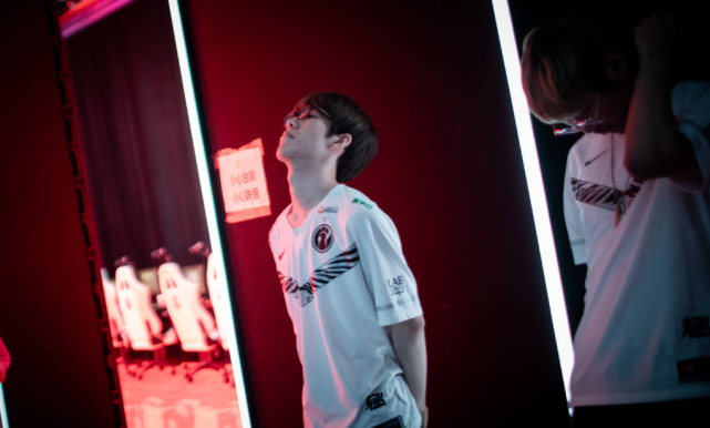 事件不仅让 事件不仅让